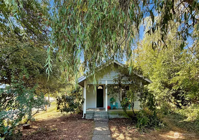 Photo 1 of Sale Pending at 403 Cushing St Nw, Olympia, WA 98502 | MLS# NWM2584208 | Listing updated on 2026-10-02