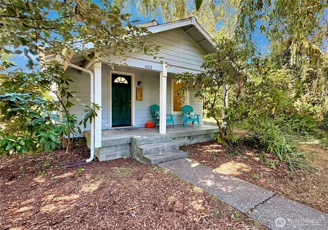 Photo 2 of Sale Pending at 403 Cushing St Nw, Olympia, WA 98502 | MLS# NWM2584208 | Listing updated on 2026-10-02