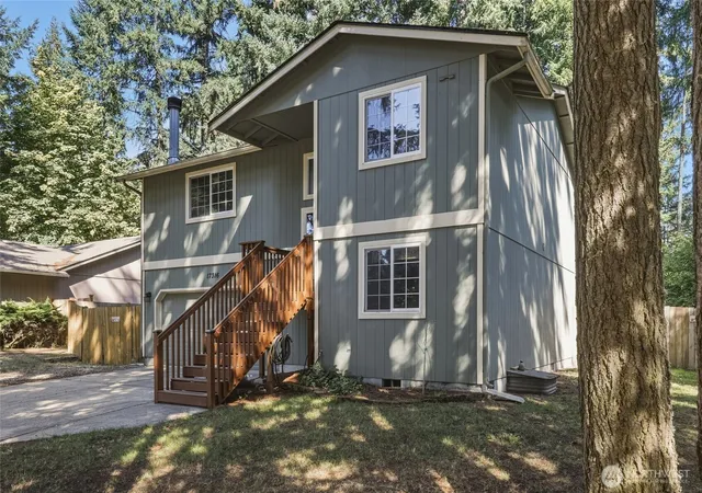 Photo 3 of Sale Pending at 17316 W View Ln SE, Yelm, WA 98597 | MLS# NWM2584223 | Listing updated on 2026-09-23