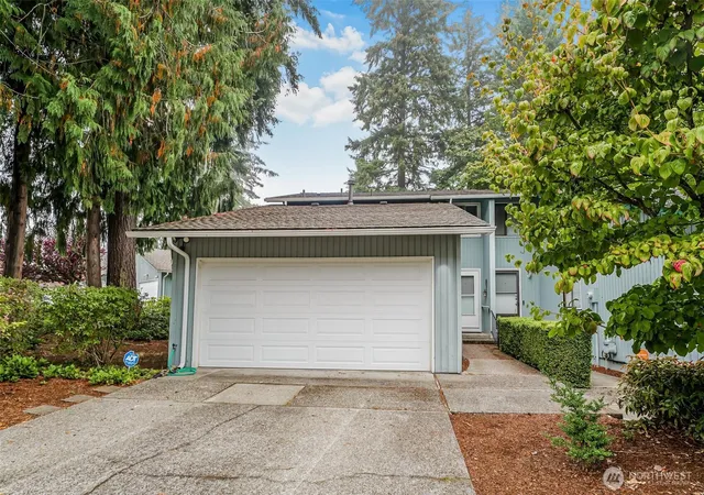 Photo 1 of Townhouse for sale at 2702 Fir St Se, Auburn, WA 98092 | MLS# NWM2584238 | Listing updated on 2026-09-30