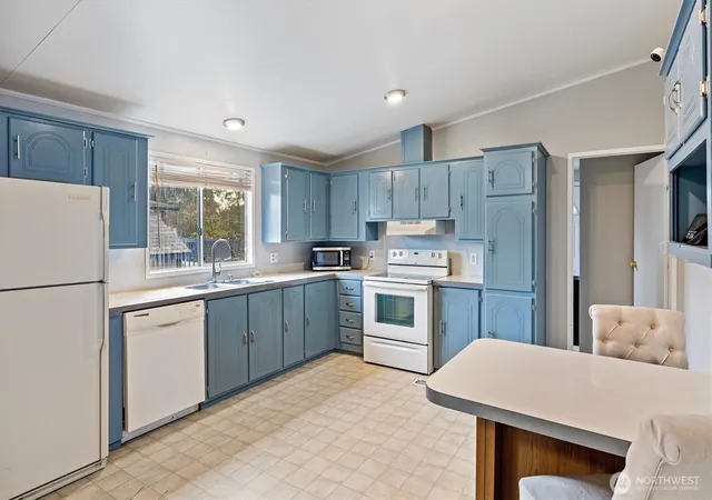 Photo 3 of Manufactured home for sale at 3501 Auburn Wy S #3, Auburn, WA 98092 | MLS# NWM2584239 | Listing updated on 2026-09-24