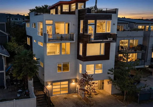Townhouse for sale at 104 -a 19th E, Seattle, WA 98112 | MLS# NWM2584243