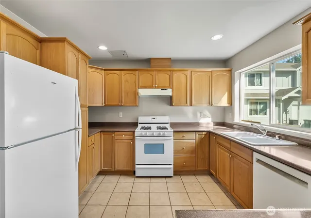 Photo 3 of Single family home for sale at 4244 Archer Dr, Bellingham, WA 98226 | MLS# NWM2584244 | Listing updated on 2026-09-23