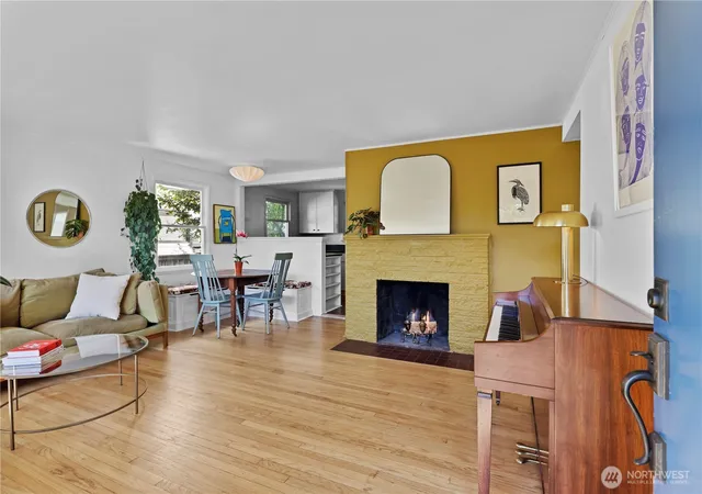 Photo 2 of Single family home for sale at 314 Nw 44th Street, Seattle, WA 98107 | MLS# NWM2584247 | Listing updated on 2026-10-02