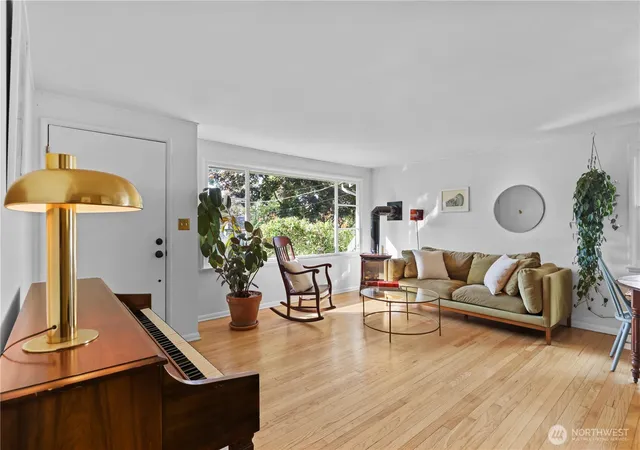 Photo 3 of Single family home for sale at 314 Nw 44th Street, Seattle, WA 98107 | MLS# NWM2584247 | Listing updated on 2026-10-02