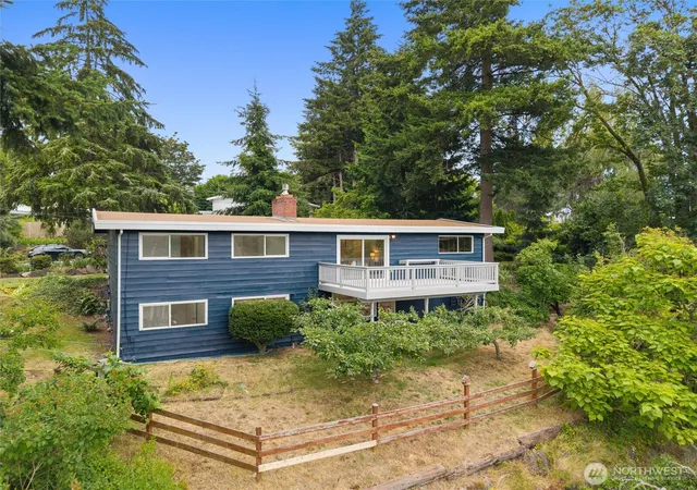 Photo 3 of Sale Pending at 15805 Se 12th Place, Bellevue, WA 98008 | MLS# NWM2584254 | Listing updated on 2026-09-28