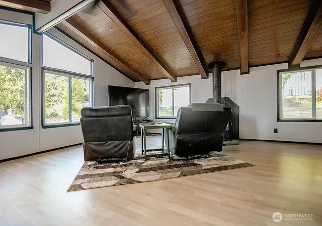 Photo 4 of Manufactured home for sale at 2746 S Silver Lake Rd, Castle Rock, WA 98611 | MLS# NWM2584260 | Listing updated on 2026-09-18