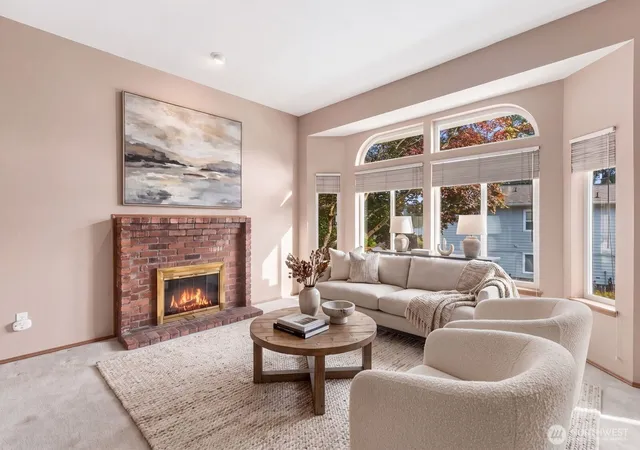 Photo 3 of Single family home for sale at 15928 Larch Way, Lynnwood, WA 98087 | MLS# NWM2584262 | Listing updated on 2026-09-28