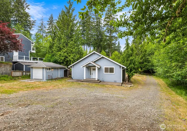 Photo 2 of Sale Pending at 141 E Dunoon Pl, Shelton, WA 98584 | MLS# NWM2584264 | Listing updated on 2026-09-25