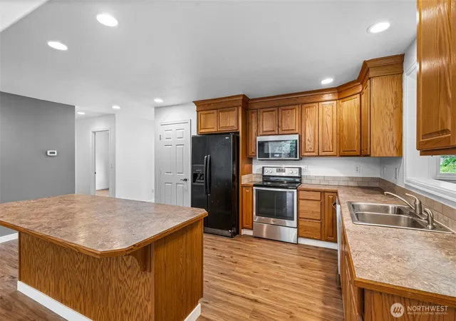 Photo 4 of Sale Pending at 141 E Dunoon Pl, Shelton, WA 98584 | MLS# NWM2584264 | Listing updated on 2026-09-25