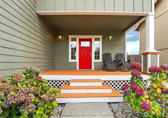 Photo 3 of Single family home for sale at 1216 Humphrey Ave W, Bremerton, WA 98312 | MLS# NWM2584268 | Listing updated on 2026-09-28