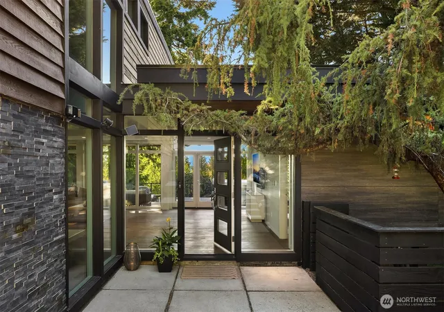Photo 3 of Sale Pending at 899 NW Elford Dr, Seattle, WA 98177 | MLS# NWM2584270 | Listing updated on 2026-09-20