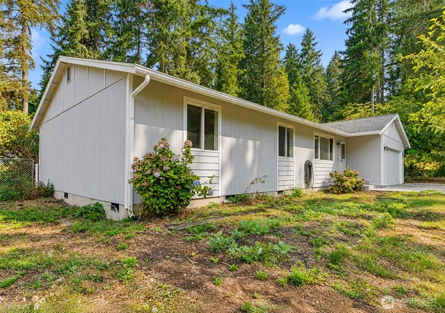 Photo 1 of Single family home for sale at 660 NE Barbara Blvd, Belfair, WA 98528 | MLS# NWM2584275 | Listing updated on 2026-09-18