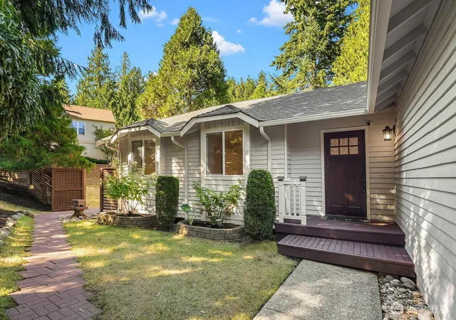 Photo 3 of Single family home for sale at 22706 Ne 12th Place, Sammamish, WA 98074 | MLS# NWM2584279 | Listing updated on 2026-10-02