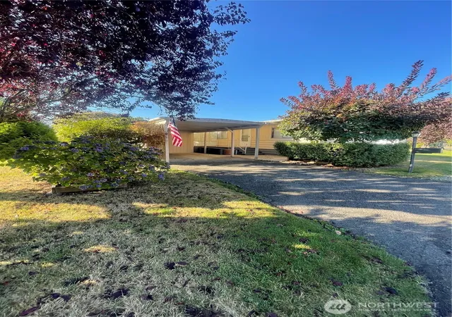 Photo 2 of Manufactured home for sale at 1050 Howard #28, Raymond, WA 98577 | MLS# NWM2584282 | Listing updated on 2026-09-24