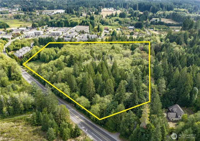Photo 3 of Sale Pending at 5708 Sidney Rd SW, Port Orchard, WA 98367 | MLS# NWM2584290 | Listing updated on 2026-10-26