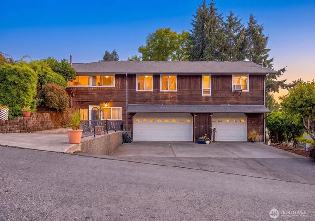Photo 1 of Sale Pending at 2815 Sw 109th Street, Seattle, WA 98146 | MLS# NWM2584295 | Listing updated on 2026-09-30