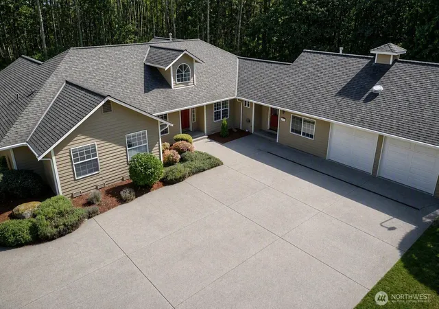 Photo 2 of Single family home for sale at 10117 159th Avenue Se, Snohomish, WA 98290 | MLS# NWM2584297 | Listing updated on 2026-09-23