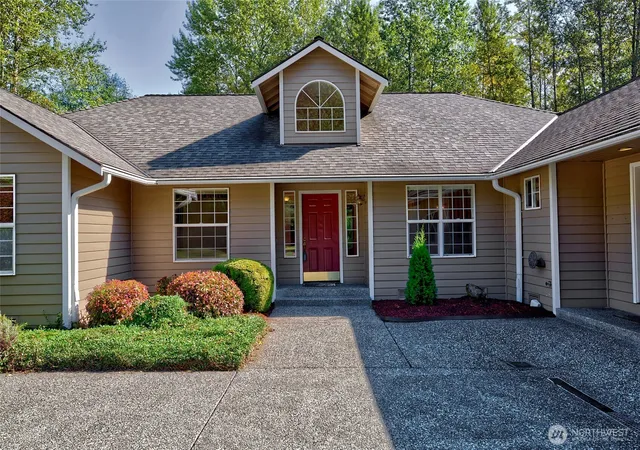 Photo 3 of Single family home for sale at 10117 159th Avenue Se, Snohomish, WA 98290 | MLS# NWM2584297 | Listing updated on 2026-09-23