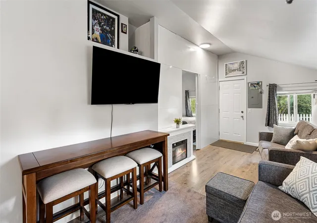 Photo 4 of Sale Pending at 3018 Hollywood Ave NE, Bremerton, WA 98310 | MLS# NWM2584301 | Listing updated on 2026-09-29