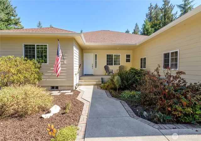Photo 3 of Single family home for sale at 101 Mount Pleasant Ests Rd, Port Angeles, WA 98362 | MLS# NWM2584314 | Listing updated on 2026-09-26