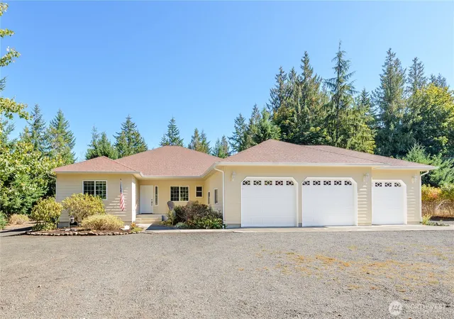 Photo 3 of Single family home for sale at 101 Mount Pleasant Ests Rd, Port Angeles, WA 98362 | MLS# NWM2584314 | Listing updated on 2026-09-26