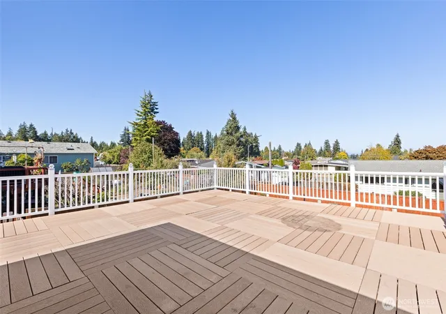 Photo 3 of Single family home for sale at 213 W Park Ave, Port Angeles, WA 98362 | MLS# NWM2584322 | Listing updated on 2026-09-23