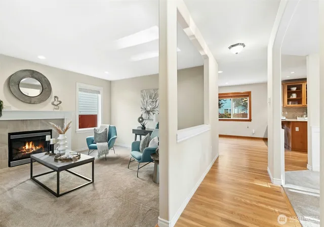 Photo 3 of Single family home for sale at 723 N 198th Street, Shoreline, WA 98133 | MLS# NWM2584329 | Listing updated on 2026-09-24