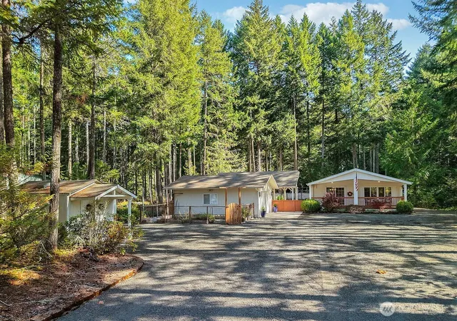 Single family home for sale at 81 N Goldeneye Dr, Hoodsport, WA 98548 | MLS# NWM2584336