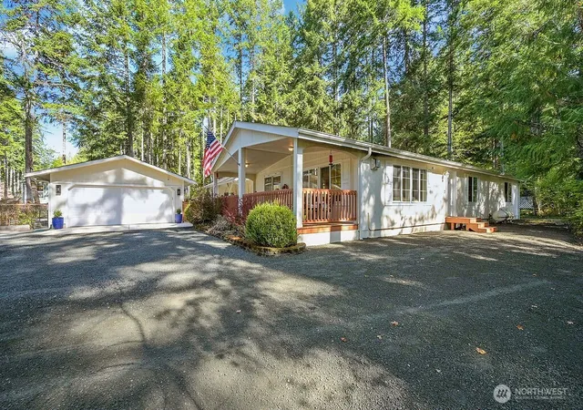 Photo 3 of Single family home for sale at 81 N Goldeneye Dr, Hoodsport, WA 98548 | MLS# NWM2584336 | Listing updated on 2026-09-23