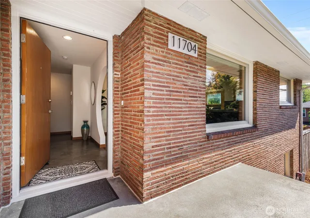 Photo 3 of Single family home for sale at 11704 Palatine Ave N, Seattle, WA 98133 | MLS# NWM2584346 | Listing updated on 2026-09-30