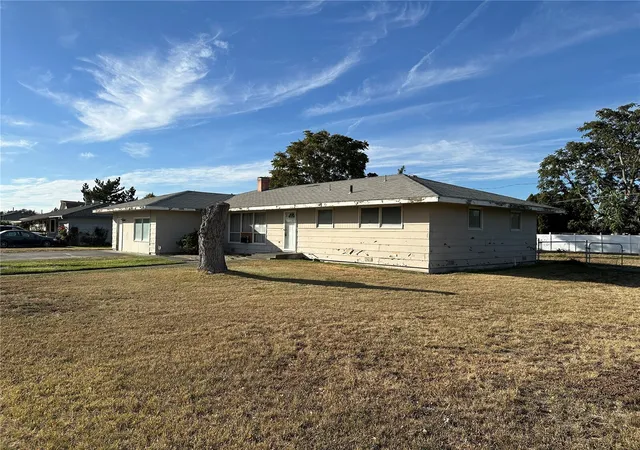 Photo 3 of Single family home for sale at 1349 E Oak St, Othello, WA 99344 | MLS# NWM2584347 | Listing updated on 2026-10-28