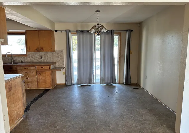 Photo 4 of Single family home for sale at 1349 E Oak St, Othello, WA 99344 | MLS# NWM2584347 | Listing updated on 2026-10-28