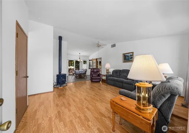 Photo 4 of Sale Pending at 115 Eagle Glen Ct, Eatonville, WA 98328 | MLS# NWM2584350 | Listing updated on 2026-09-28