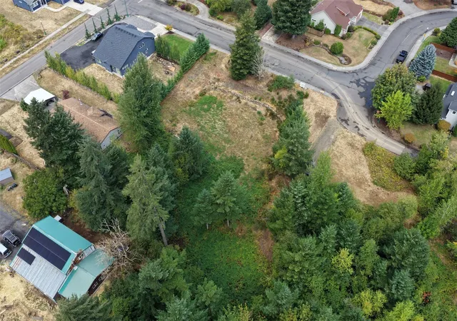 Photo 3 of Sale Pending at 960 NW Angel Hts Rd, Stevenson, WA 98648 | MLS# NWM2584354 | Listing updated on 2026-10-16