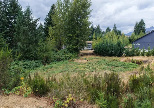 Photo 4 of Sale Pending at 960 NW Angel Hts Rd, Stevenson, WA 98648 | MLS# NWM2584354 | Listing updated on 2026-10-16