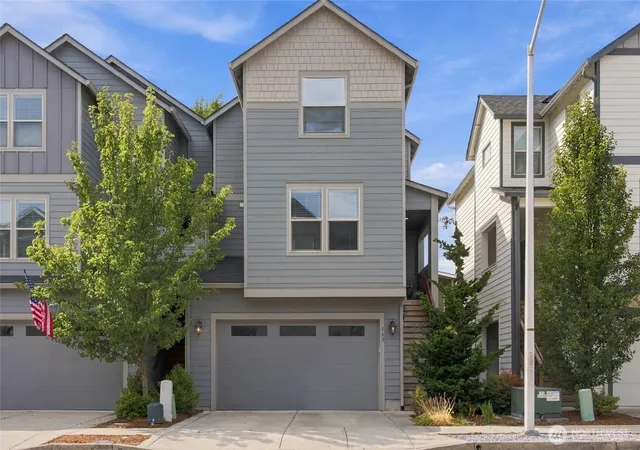 Photo 1 of Townhouse for sale at 163 Loganberry Ct, Woodland, WA 98674 | MLS# NWM2584356 | Listing updated on 2026-09-25