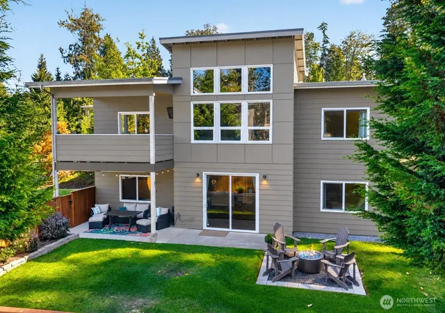 Photo 1 of Single family home for sale at 526 Fielding Ct, Bellingham, WA 98229 | MLS# NWM2584358 | Listing updated on 2026-09-25