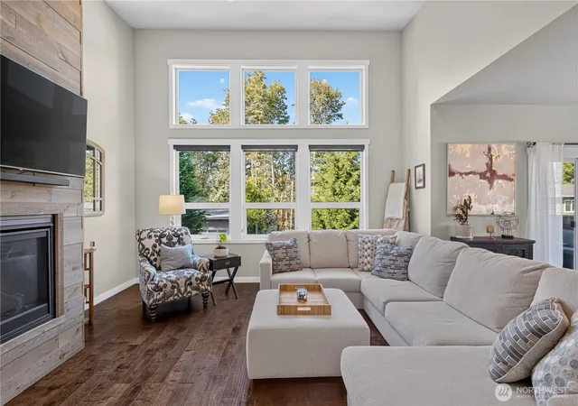 Photo 3 of Single family home for sale at 526 Fielding Ct, Bellingham, WA 98229 | MLS# NWM2584358 | Listing updated on 2026-09-25