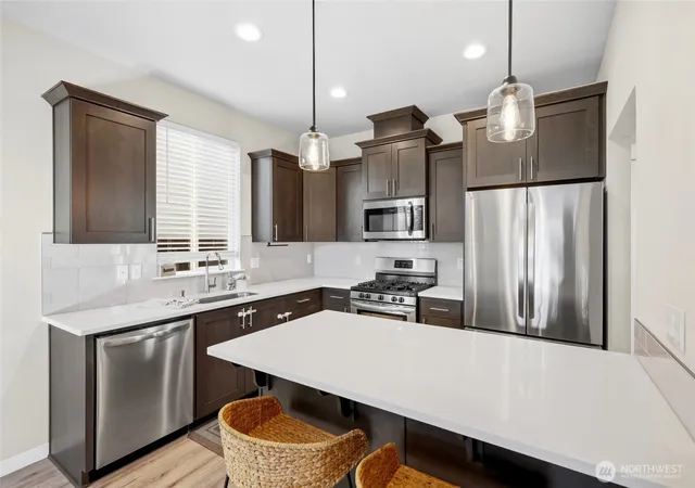 Photo 4 of Single family home for sale at 501 N Russet Pl, Ridgefield, WA 98642 | MLS# NWM2584360 | Listing updated on 2026-09-27