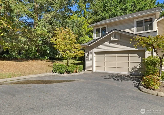 Photo 2 of Townhouse for sale at 12438 Ne 7th Place, Bellevue, WA 98005 | MLS# NWM2584372 | Listing updated on 2026-09-26