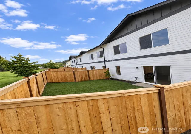 Photo 3 of Townhouse for sale at 7921 Jensen Farm Ln, Arlington, WA 98223 | MLS# NWM2584375 | Listing updated on 2026-10-02