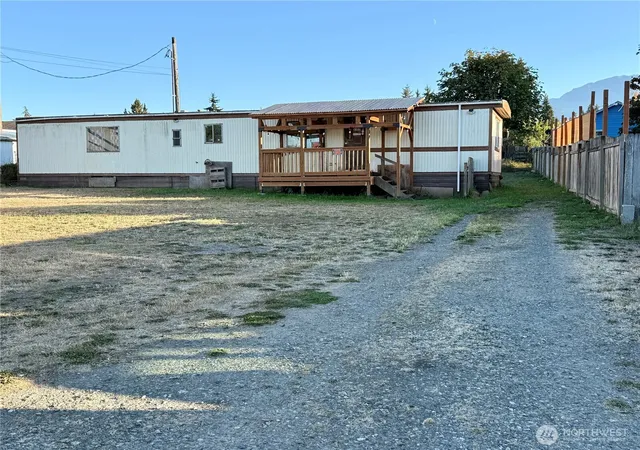 Photo 2 of Manufactured home for sale at 2362 East 6th Ave, Port Angeles, WA 98362 | MLS# NWM2584376 | Listing updated on 2026-09-30