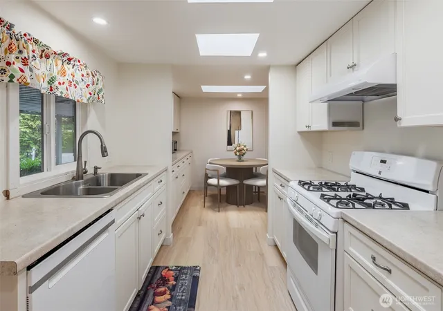 Photo 4 of Manufactured home for sale at 17114 117th Court NE, Bothell, WA 98011 | MLS# NWM2584379 | Listing updated on 2026-10-01
