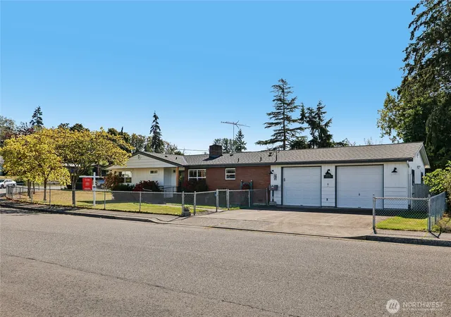 Photo 3 of Single family home for sale at 2716 5th Street, Everett, WA 98201 | MLS# NWM2584395 | Listing updated on 2026-10-01