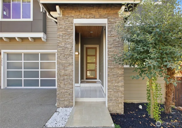 Photo 2 of Single family home for sale at 36020 21st Lane S, Federal Way, WA 98003 | MLS# NWM2584401 | Listing updated on 2026-09-29