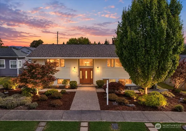 Photo 1 of Single family home for sale at 217 N French Ave, Arlington, WA 98223 | MLS# NWM2584407 | Listing updated on 2026-10-01