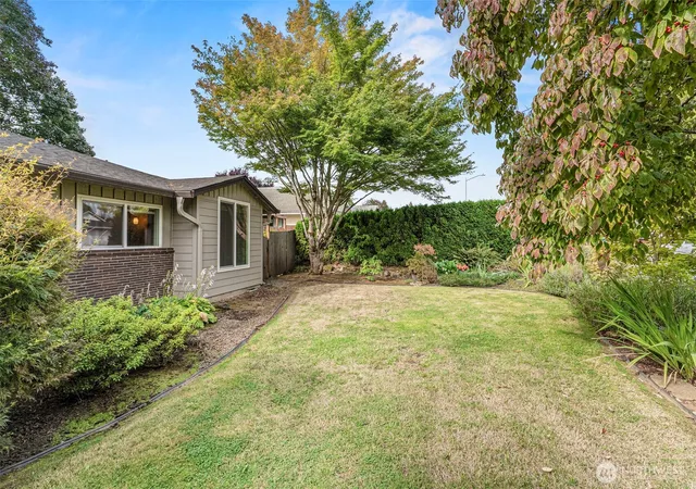 Photo 3 of Sale Pending at 8601 Ne 60th Street, Vancouver, WA 98662 | MLS# NWM2584409 | Listing updated on 2026-10-02
