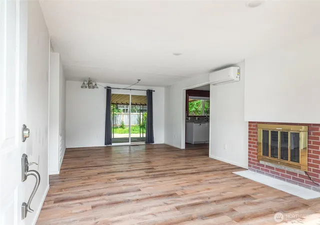 Photo 4 of Single family home for sale at 16458 NE 17th Place, Bellevue, WA 98008 | MLS# NWM2584422 | Listing updated on 2026-09-28