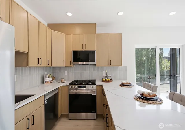 Photo 3 of Townhouse for sale at 5718 Ne 65th Street, Seattle, WA 98115 | MLS# NWM2584425 | Listing updated on 2026-09-19